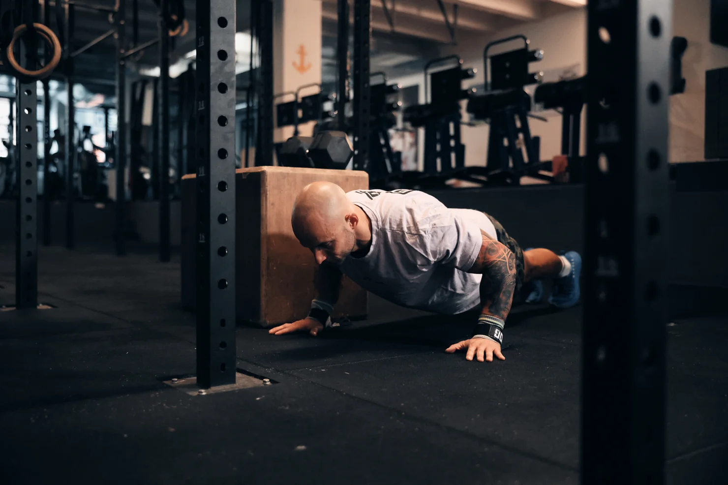 Athlet beim Bodyweight-Training