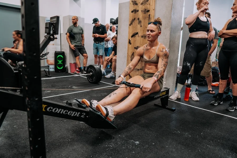 Athletin beim Rudern