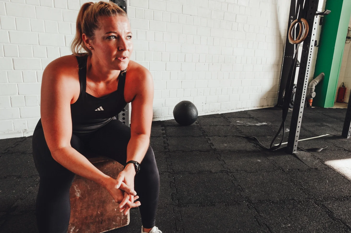 Athletin in einer Trainingspause