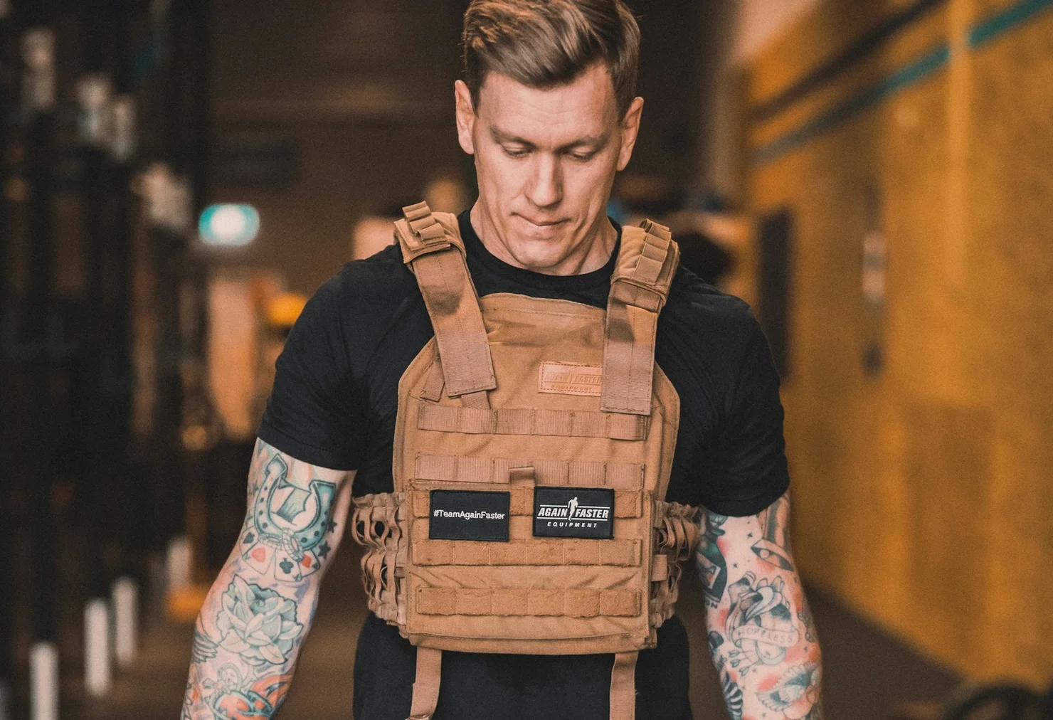CrossFit Athlet mit einer Gewichtsweste