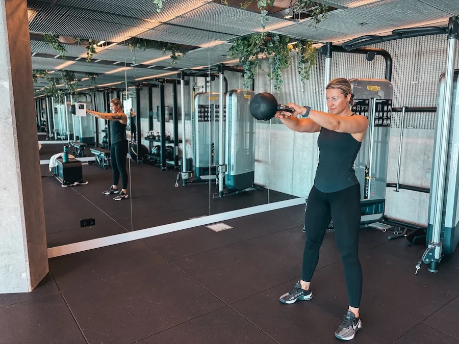 kettlebell-swings-technique-variations-and-tips-fo
