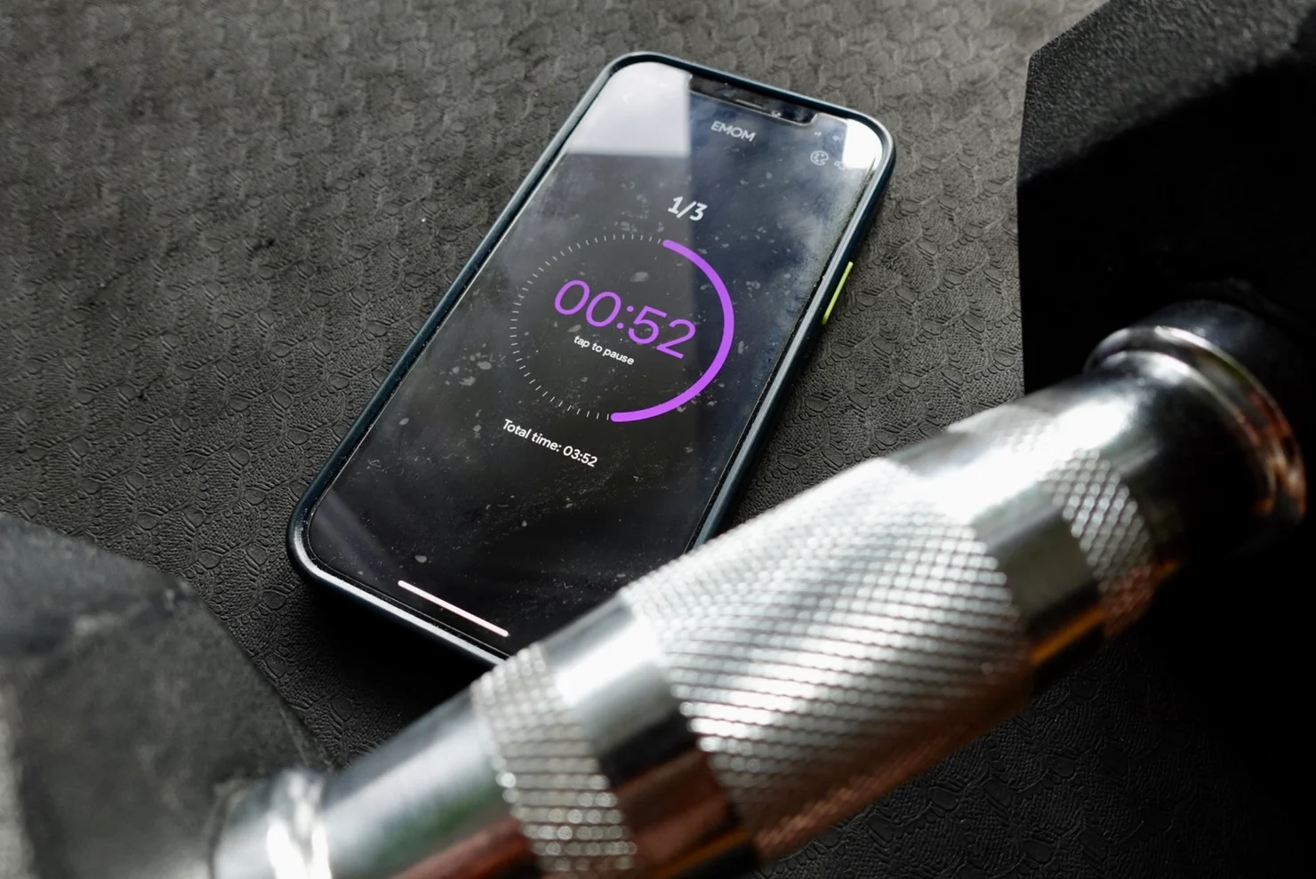 Handy mit dem SmartWOD Timer