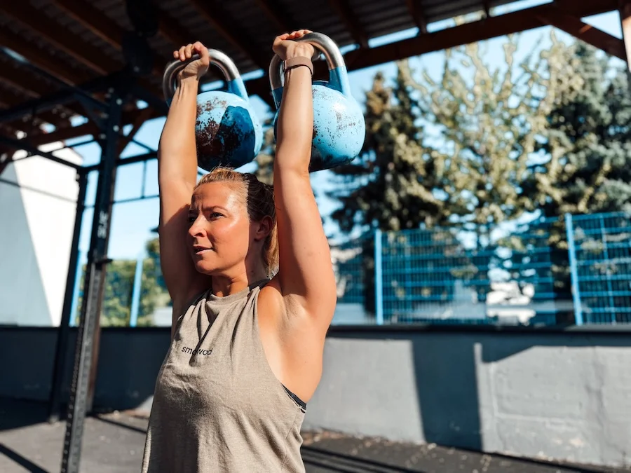 Thruster mit Kettlebells