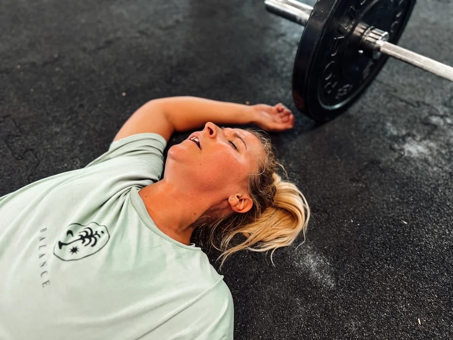 Frau nach dem Training